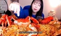 邓姐美食邻居爆料视频,邻居家的美食诱惑，视频曝光令人垂涎欲滴