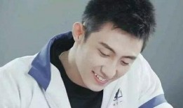 娱乐吃瓜爆料黄景瑜,娱乐圈的瓜田，他如何成为焦点？