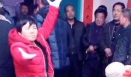 爆料乡村大姐视频,接地气日常引网友热议
