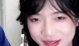 抖音网红混血儿珍妮吃瓜,揭秘抖音吃瓜界的风云人物